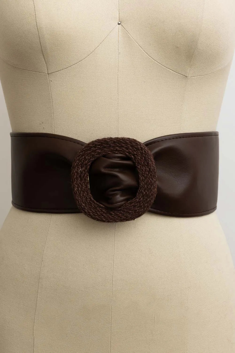 Sleek Faux Leather Belt – Minimalist Trackline Design⚡