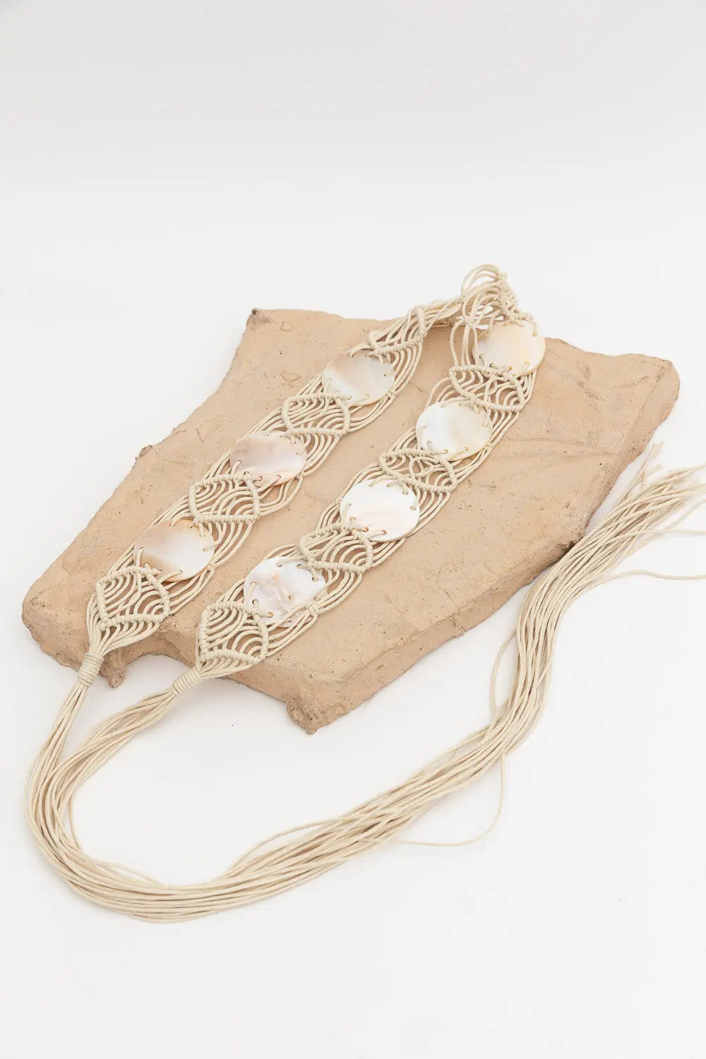 Bohemian Macramé Belt – Handwoven with Seashell Accents