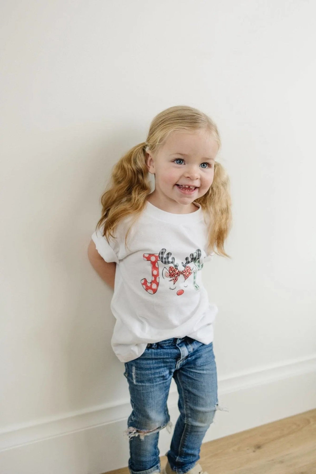 Kids Christmas Shirt – Cute Unicorn Reindeer "Joy" Tee for Girls
