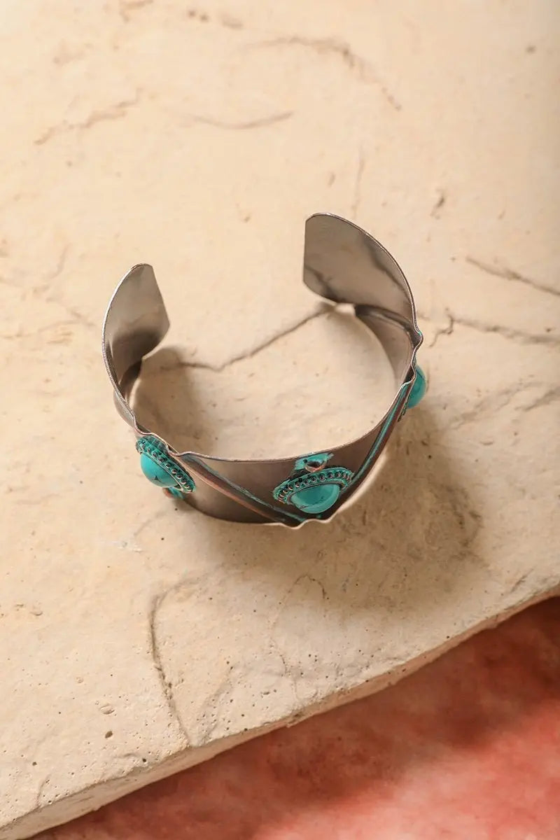 Turquoise Stone Studded Cuff✨