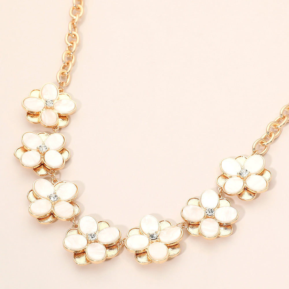 Floral Charm Link Chunky Necklace
