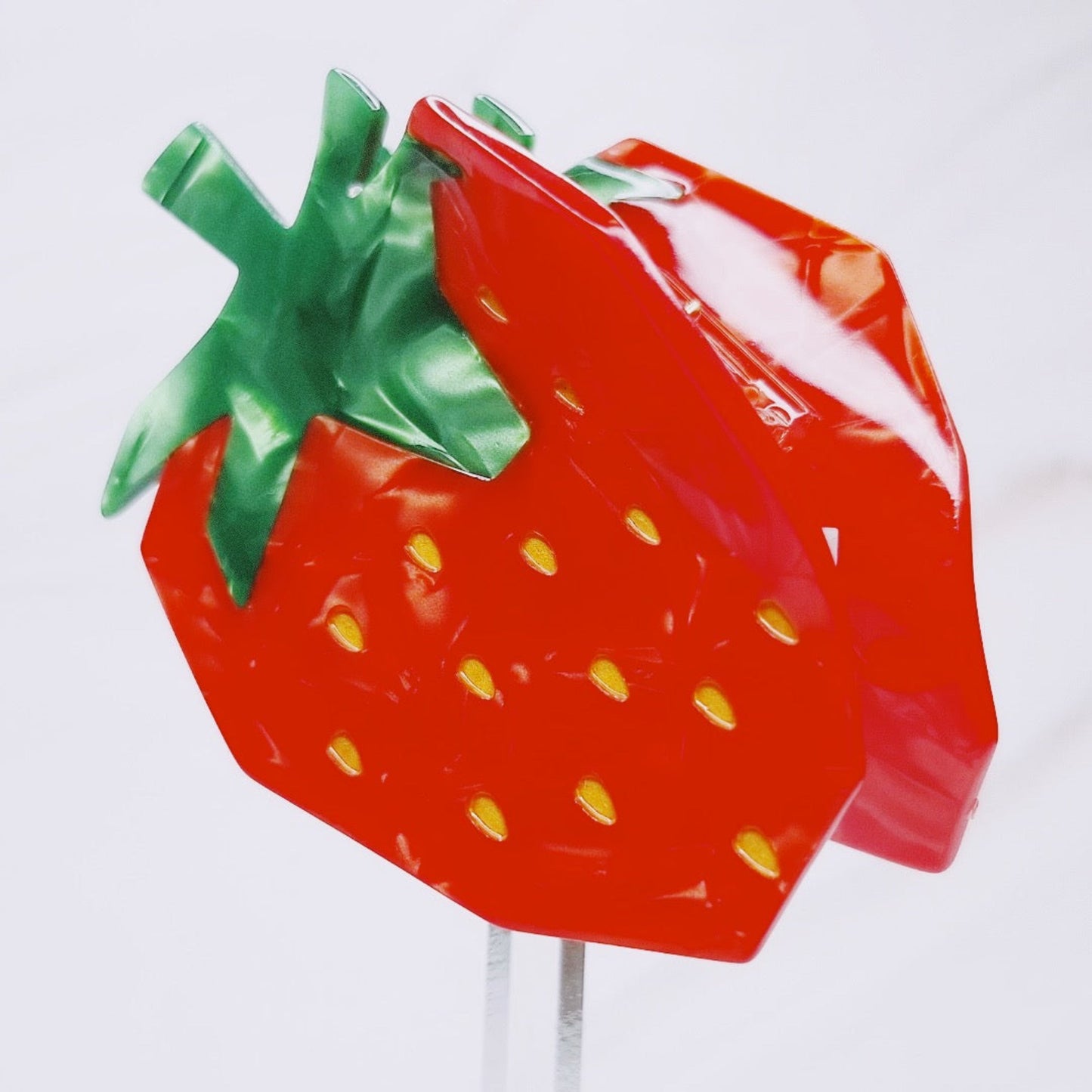 Fresh And Pretty Strawberry Hair Claw
