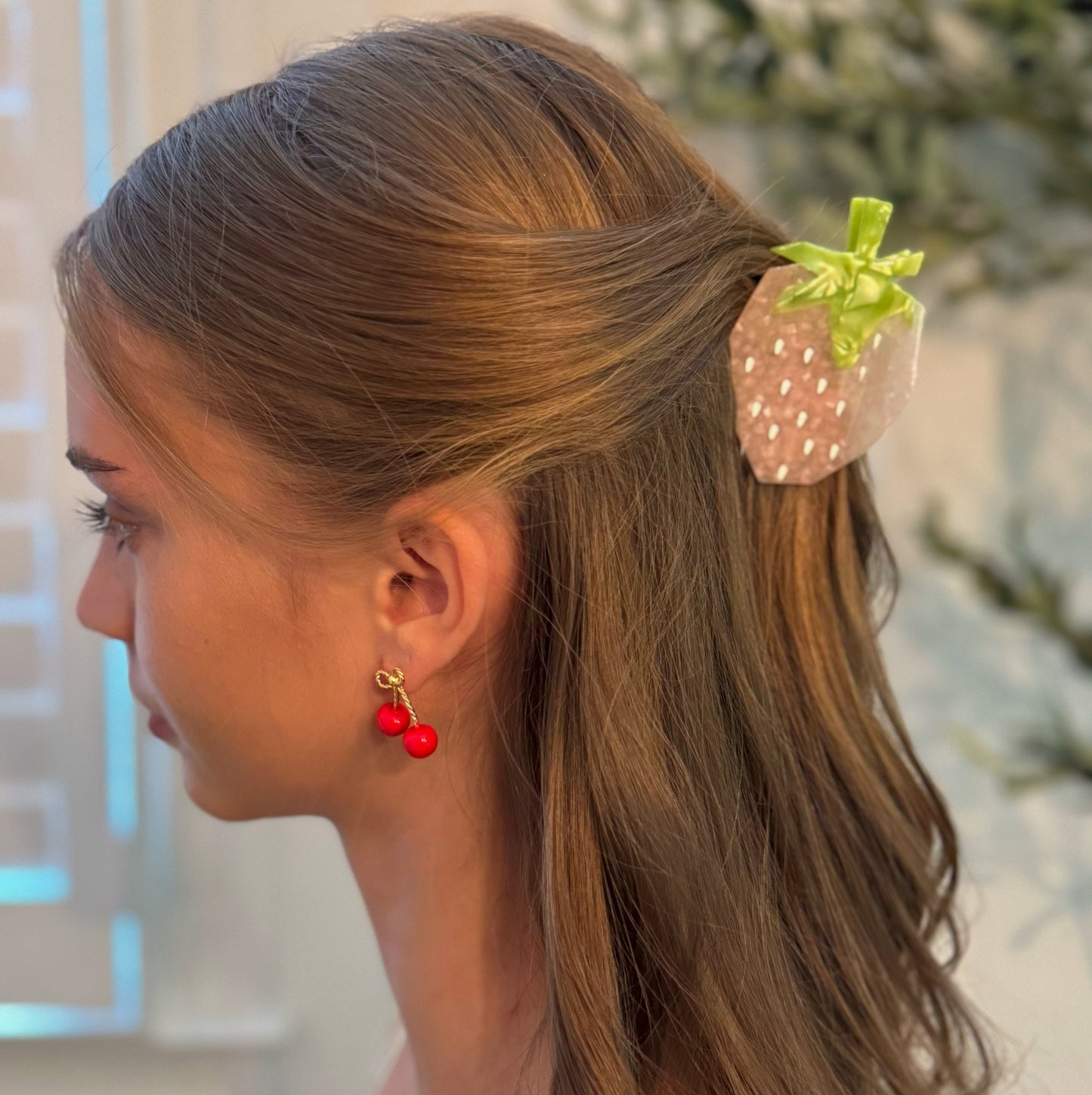 Fresh And Pretty Strawberry Hair Claw
