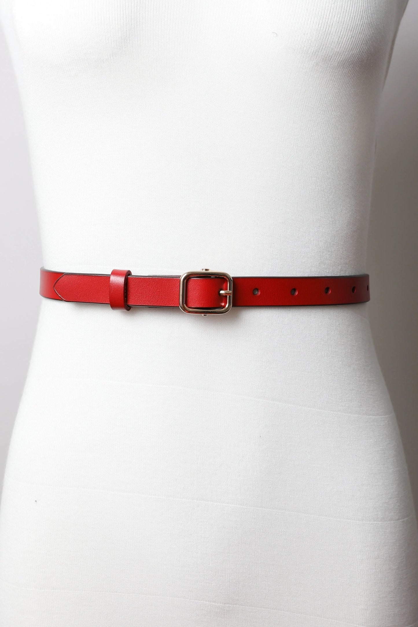 Versatile Skinny Leather Belt – Perfect for Any Outfit 💫