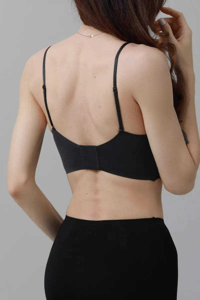 CloudSoft Wireless Bra – Lace Detail & Invisible Fit 🌸☁️
