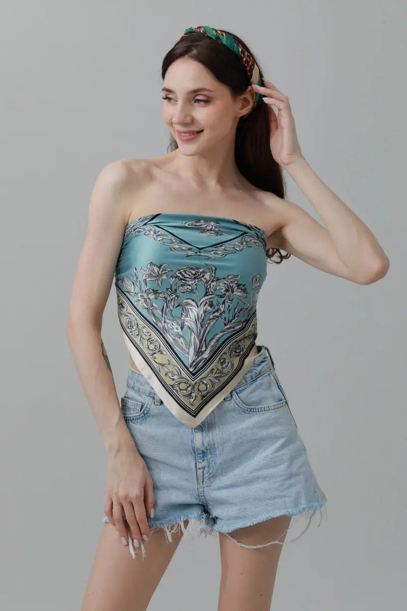 Floral Tulip Scarf – Silk-Style Square Neckkerchief 🌷✨