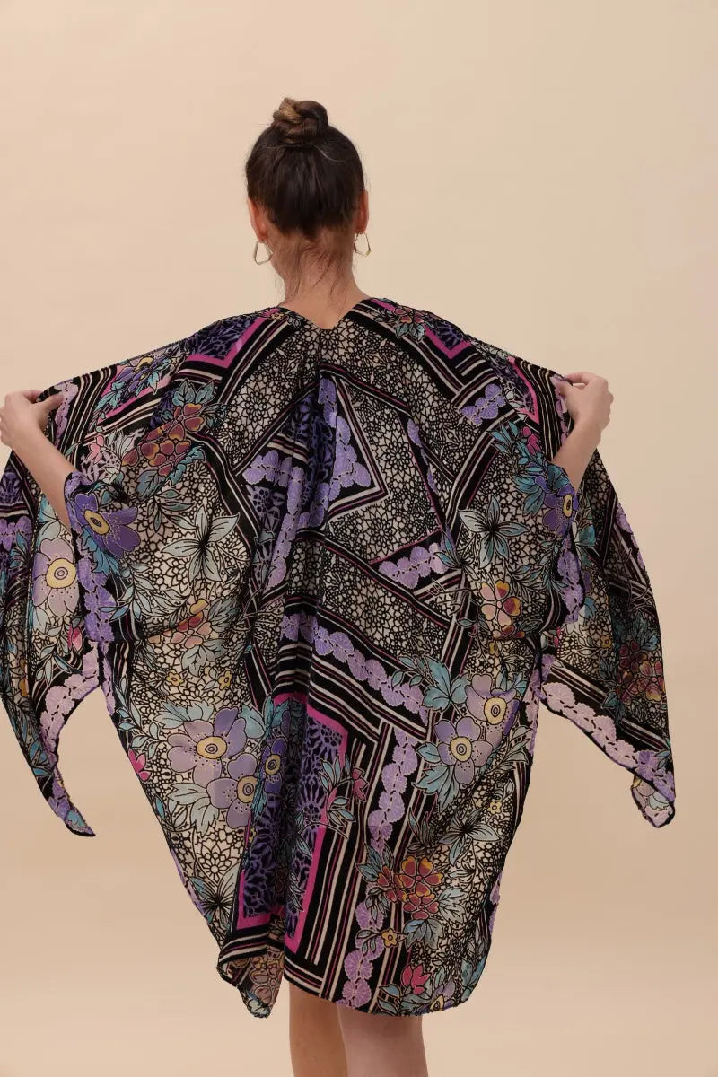 Velvet Bloom Kimono – Luxurious Textures & Artisan Craftsmanship