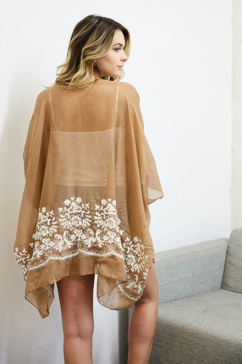 Chic Embroidered Kimono – Sophisticated Floral Design