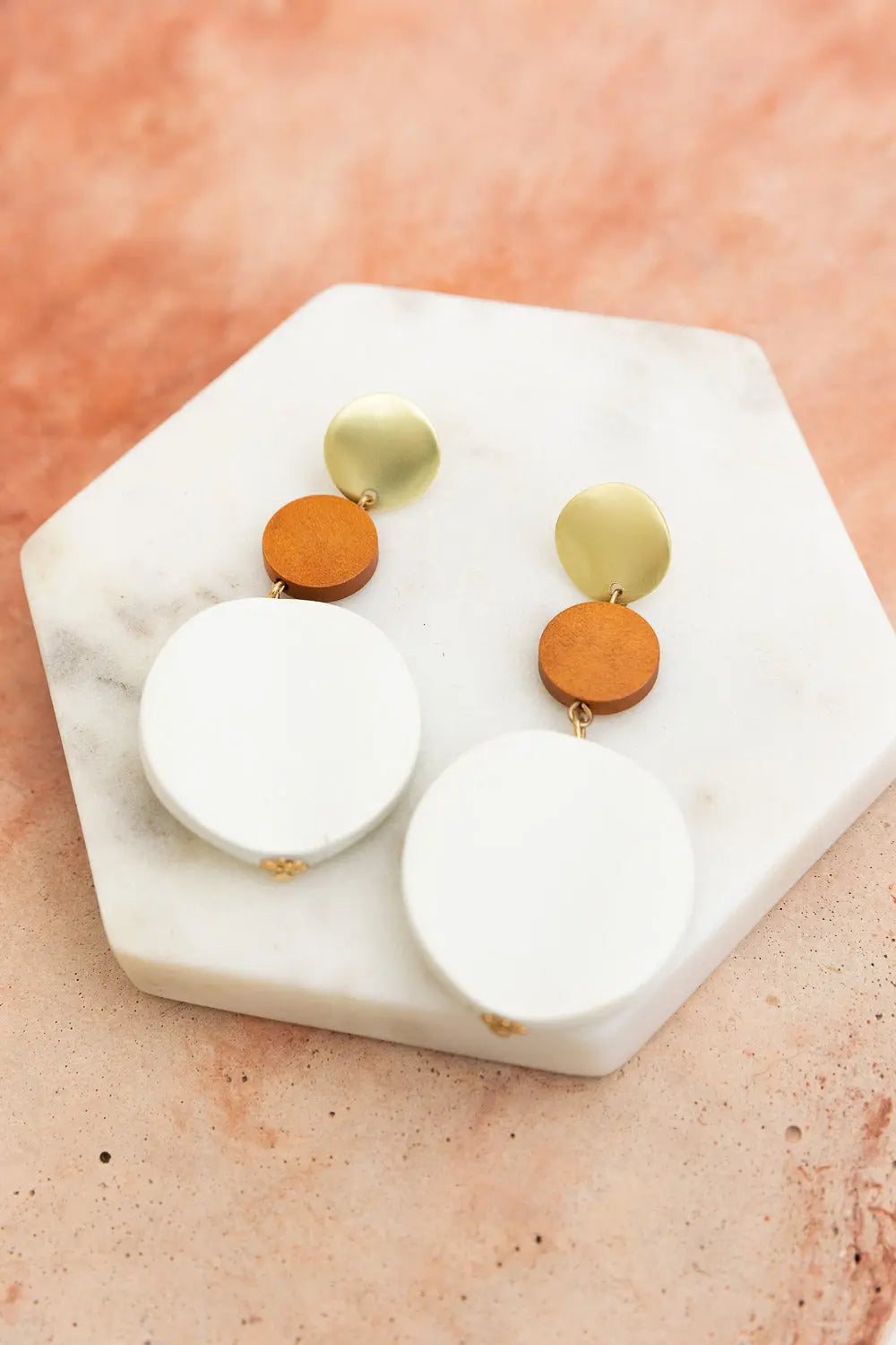 Coastal Chic Circle Shell Drops