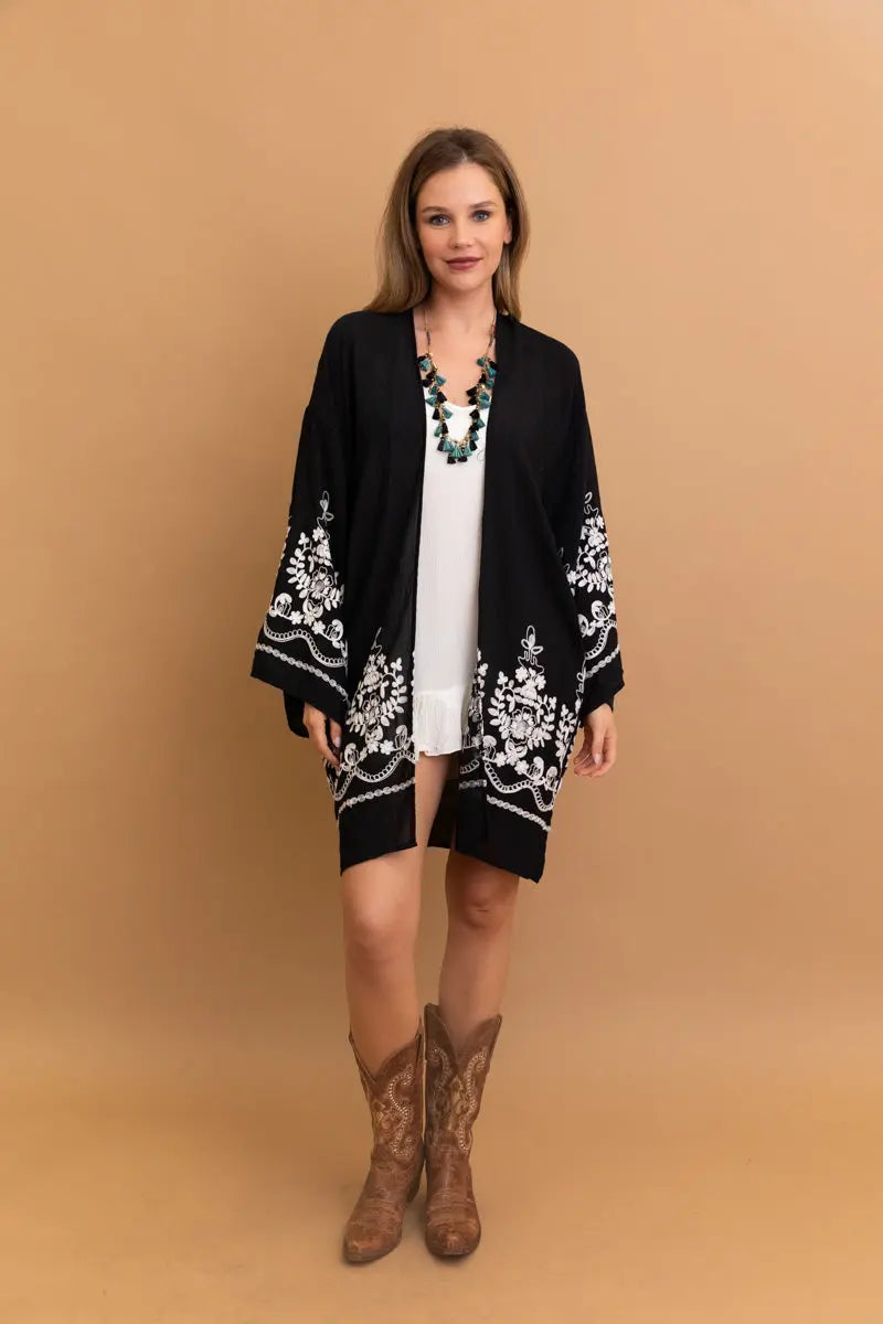 Stylish Blossom Breeze Kimono – Feminine and Trendy