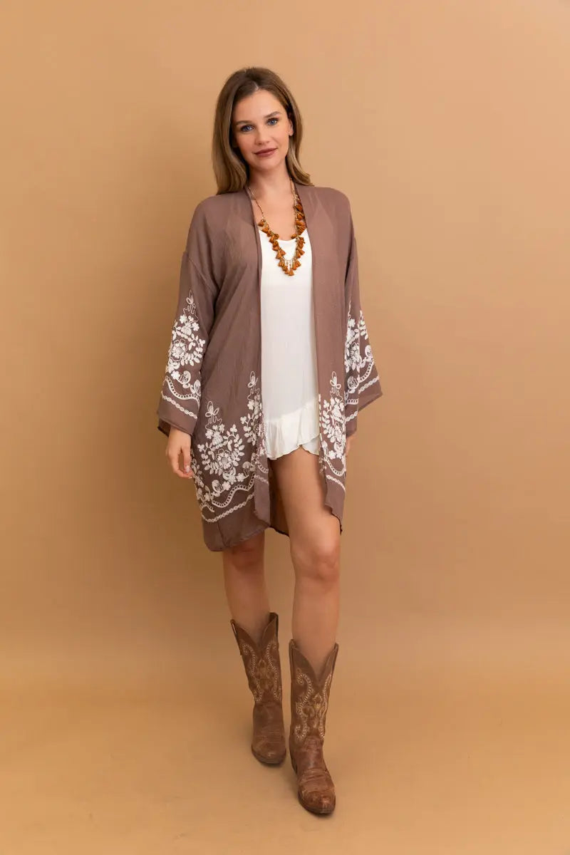 Stylish Blossom Breeze Kimono – Feminine and Trendy