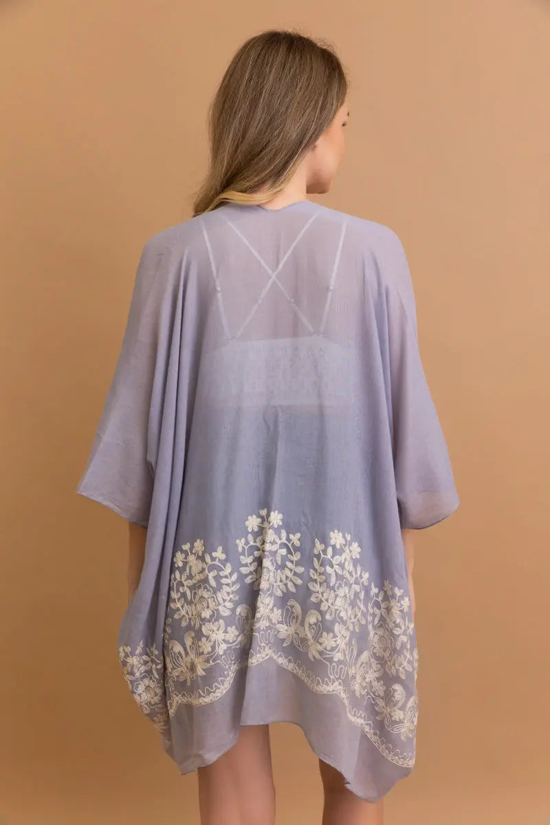 Enchanted Bloom Kimono – Floral Elegance in Every Detail