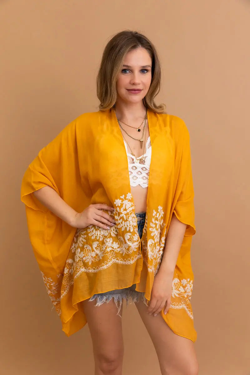 Enchanted Bloom Kimono – Floral Elegance in Every Detail